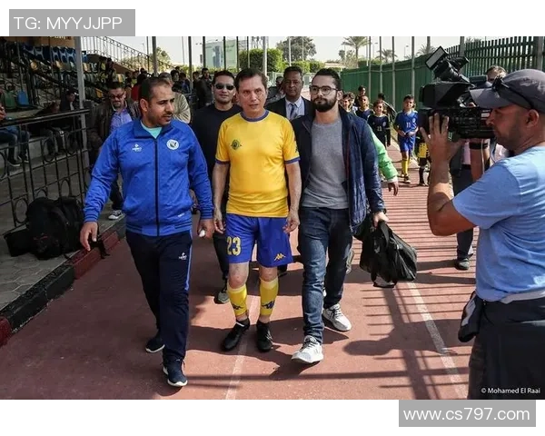 足球明星大爷高清图片欣赏展现他们的风采与魅力