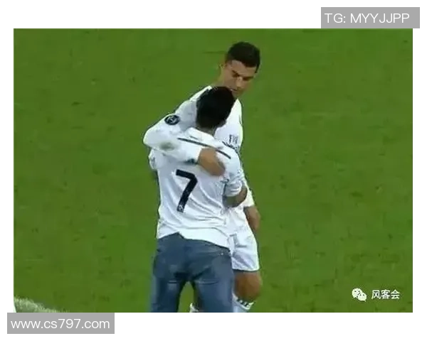 足球明星在赛场上泪洒瞬间感动无数球迷的真实视频回顾 足球明星在赛场上泪洒瞬间感动无数球迷的真实视频回顾